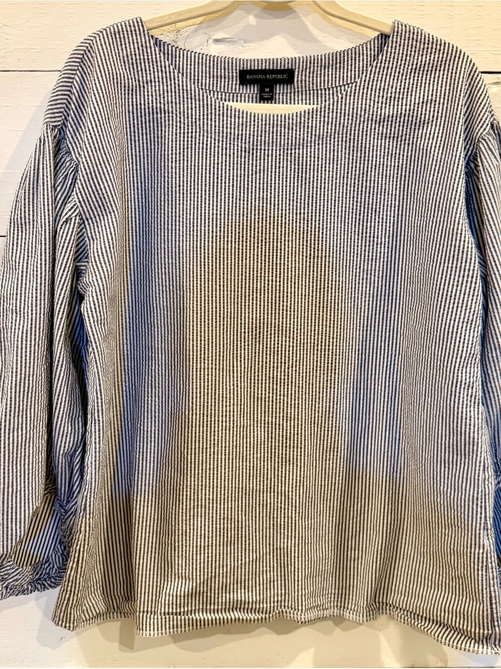 Banana Republic M Blue White Striped Seersucker Balloon Sleeve Blouse
